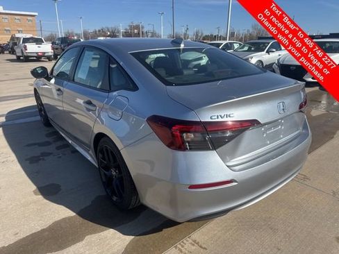 Used 2025 Honda Civic Sport image 3