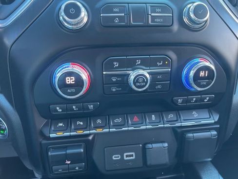 Used 2021 GMC Sierra 1500 AT4 w/ AT4 Value Package AWD/4WD image 18