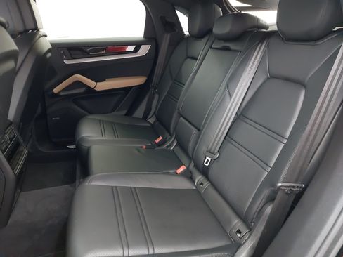 Certified 2024 Porsche Cayenne Coupe AWD/4WD image 16