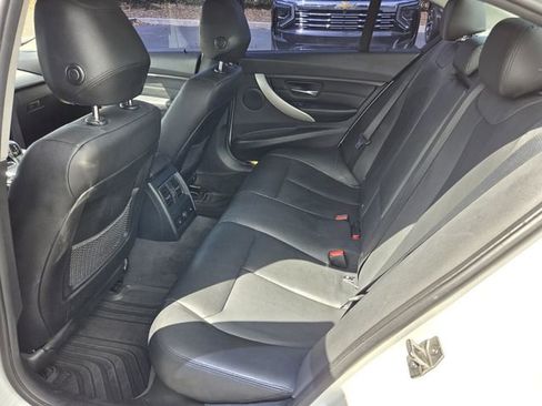 Used 2017 BMW 320i xDrive Sedan AWD/4WD image 11