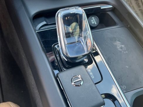 Used 2022 Volvo XC60 B6 Inscription w/ Advanced Package image 12