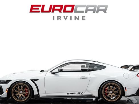 Used 2025 Ford Mustang GT Premium w/ GT Performance Package RWD image 2