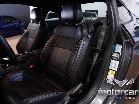 Used 2019 Ford Mustang Premium w/ Ecoboost Performance Package image 28