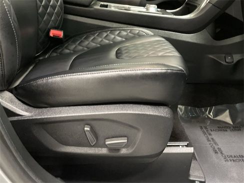 Used 2024 Ford Edge Titanium image 21