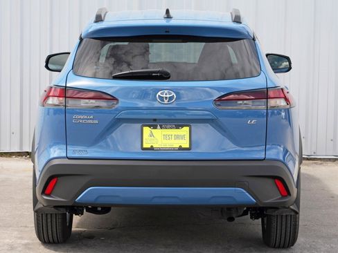 Used 2026 Toyota Corolla Cross LE image 46