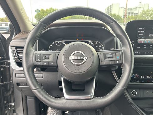 Used 2023 Nissan Rogue SL w/ SL Premium Package FWD image 11