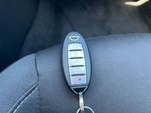 Used 2025 Nissan Altima 2.5 SV FWD image 21
