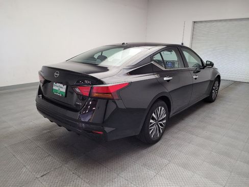 Used 2024 Nissan Altima 2.5 SV AWD/4WD image 9