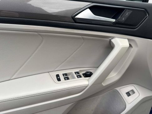 Certified 2022 Volkswagen Tiguan SE image 18