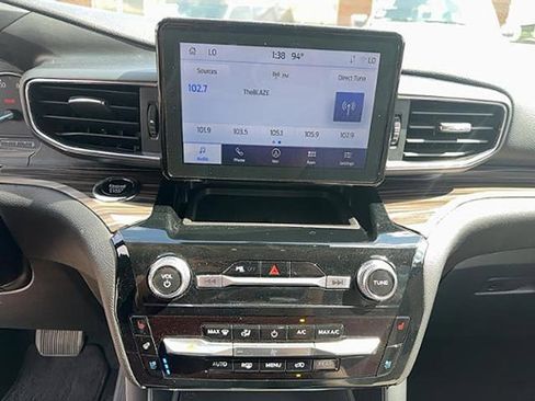 Used 2024 Ford Explorer Limited image 14