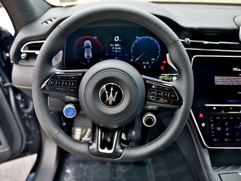 New 2024 Maserati Grecale GT image 21