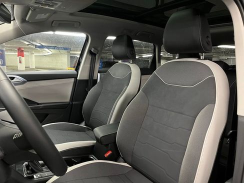 New 2026 Volkswagen Taos SE AWD/4WD image 19
