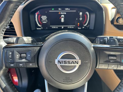 Used 2021 Nissan Rogue Platinum image 29