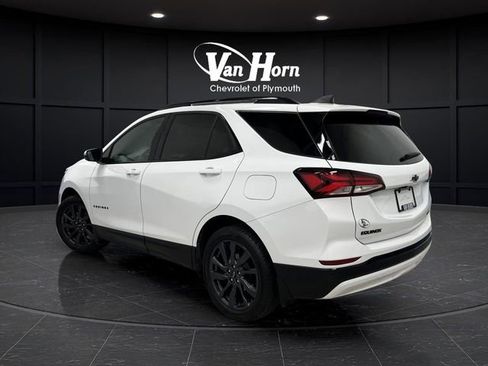 Used 2024 Chevrolet Equinox RS w/ RS Leather Package image 3