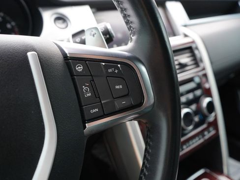 Used 2017 Land Rover Discovery Sport HSE Luxury image 27