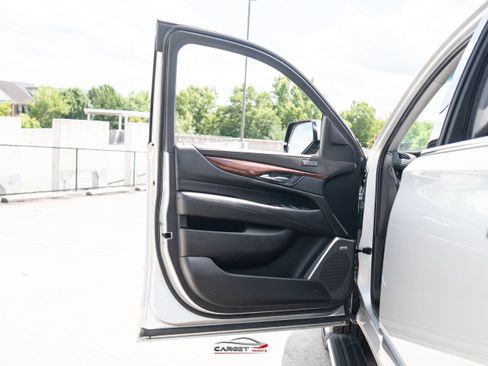 Used 2019 Cadillac Escalade ESV Premium Luxury AWD/4WD image 42