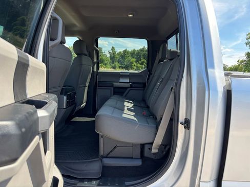 Used 2017 Ford F250 XLT w/ XLT Premium Package AWD/4WD image 21