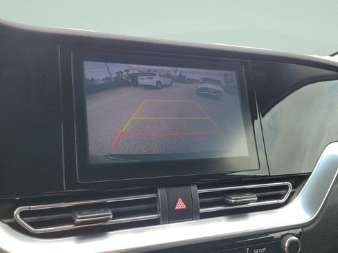 Used 2022 Kia Niro LXS FWD image 17