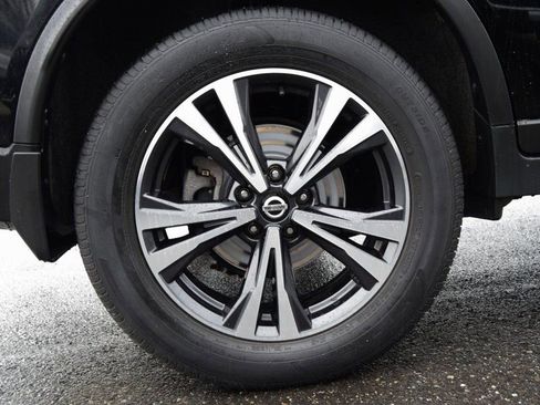 Used 2020 Nissan Rogue SV w/ Premium Package image 34