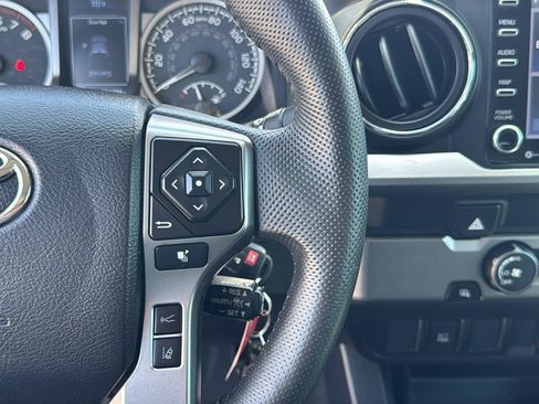 Used 2022 Toyota Tacoma SR5 RWD image 19