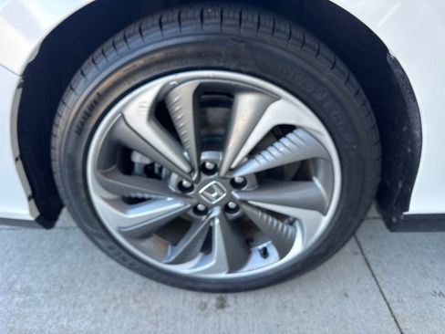 Used 2021 Honda Clarity Touring image 18