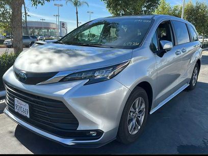 Used 2025 Toyota Sienna XLE