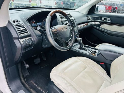 Used 2017 Ford Explorer Platinum AWD/4WD image 22