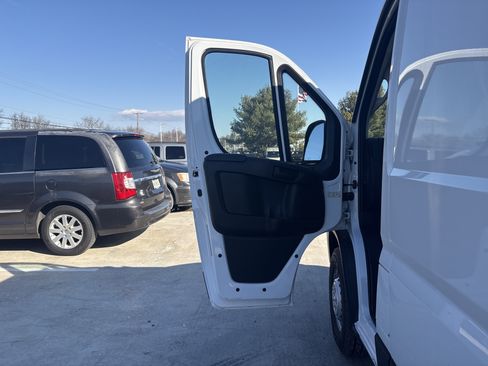 New 2026 RAM ProMaster 3500 w/ Premium Convenience Group image 14
