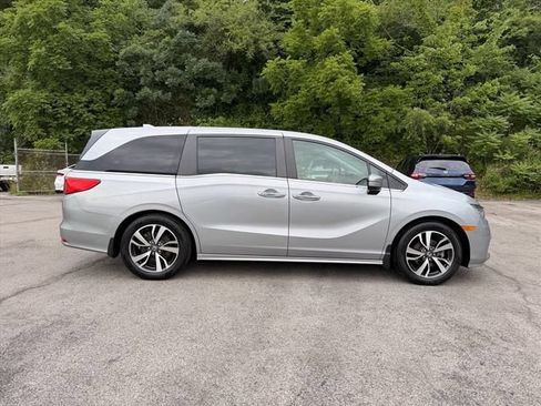 Used 2021 Honda Odyssey Touring image 3