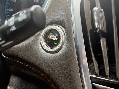 Used 2020 Chevrolet Traverse LS FWD image 23