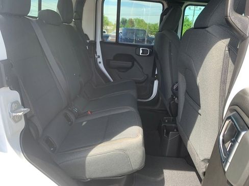 New 2025 Jeep Gladiator Sport image 27