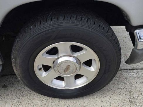 Used 2006 Ford E-150 and Econoline 150 image 13