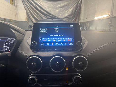 Used 2025 Nissan Sentra SV image 21