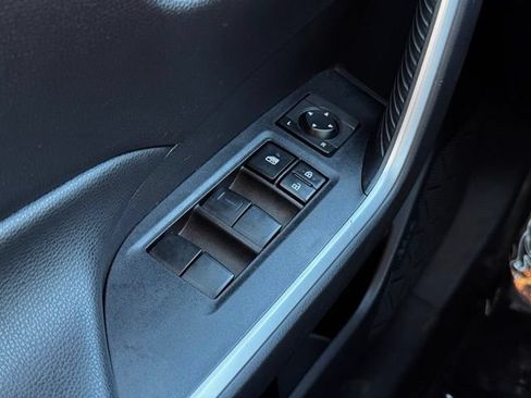 Used 2019 Toyota RAV4 LE w/ Carpet Mat Package AWD/4WD image 34
