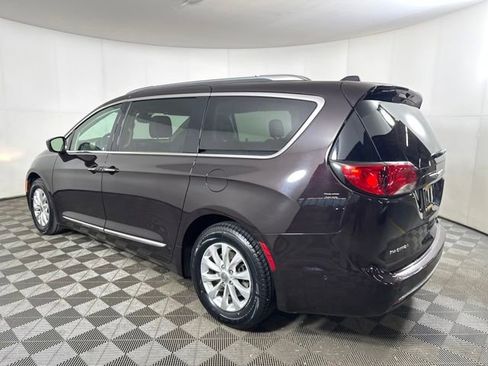 Used 2018 Chrysler Pacifica Touring-L Plus w/ Advanced Safetytec Group image 5