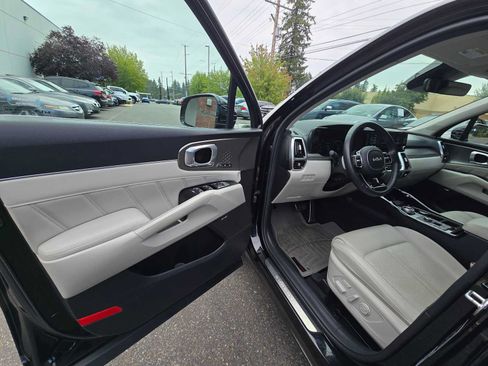 Used 2022 Kia Sorento SX Prestige w/ Panoramic Sunroof Package AWD/4WD image 20