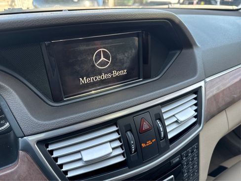 Used 2012 Mercedes-Benz E 350 4MATIC Sedan image 13