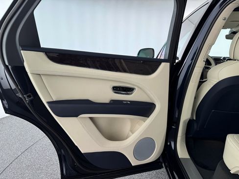 New 2025 Bentley Bentayga image 28