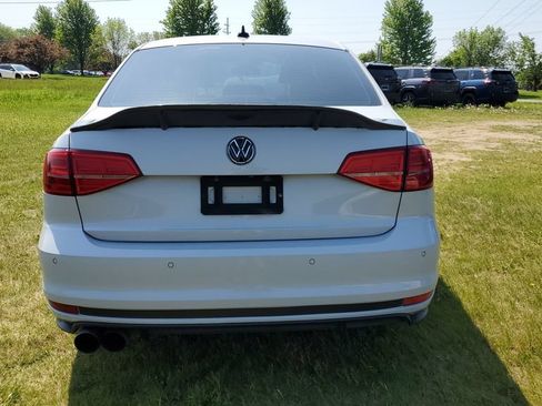 Used 2017 Volkswagen Jetta GLI FWD image 4