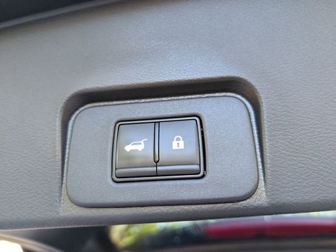 Used 2023 Nissan Rogue SV w/ SV Premium Package image 23