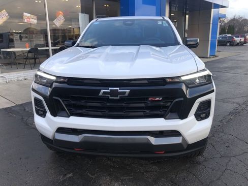 Used 2024 Chevrolet Colorado Z71 w/ Z71 Convenience Package 2 image 3