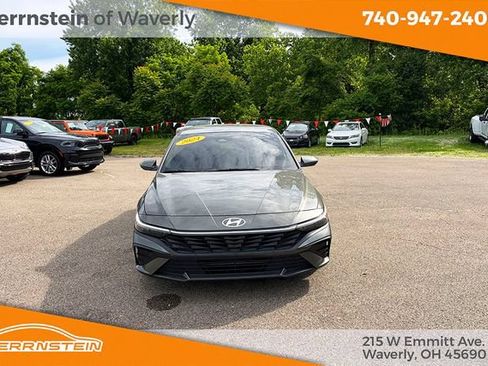 Used 2024 Hyundai Elantra SEL FWD image 2