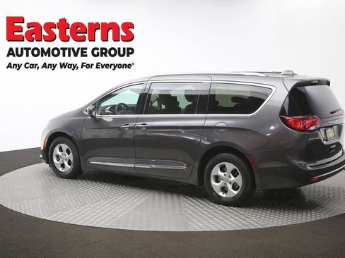 Used 2017 Chrysler Pacifica Touring-L Plus w/ Advanced Safetytec Group FWD image 65