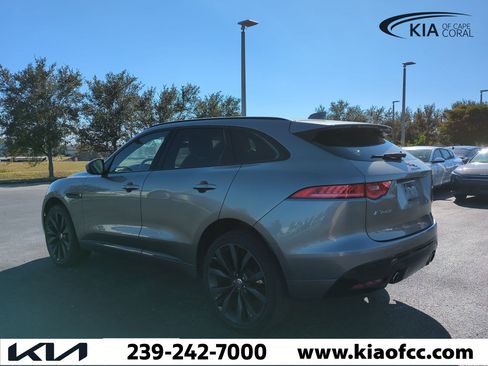 Used 2019 Jaguar F-PACE S image 7