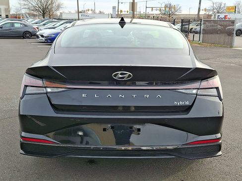 Used 2022 Hyundai Elantra Limited w/ Cargo Package image 5