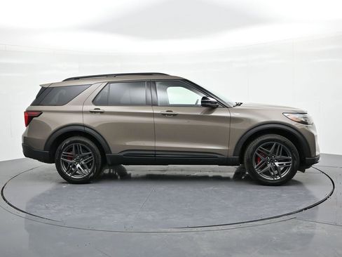 New 2026 Ford Explorer ST-Line w/ ST-Line Street Pack image 5