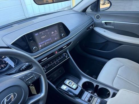 Used 2023 Hyundai Sonata SE w/ Cargo Package image 12