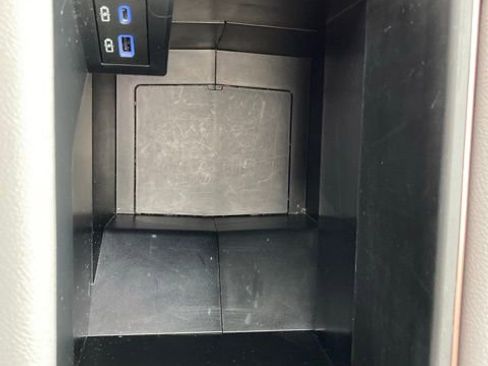 Certified 2024 Toyota Sienna XLE image 42