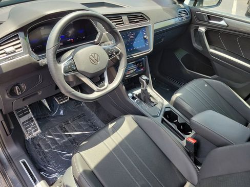 Used 2024 Volkswagen Tiguan SE R-Line FWD image 23
