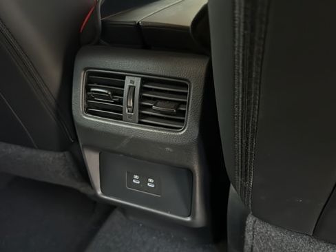 Used 2025 Nissan Rogue SV AWD/4WD image 25